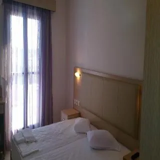 Naxos Sun 3*